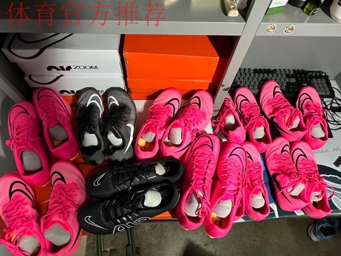 橄榄球场上的篮球灵感,迪格斯上脚定制款Ja3主题钉鞋 橄榄球场上的篮球灵感,迪格斯上脚定制款Ja3主题钉鞋