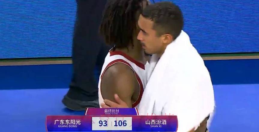 奎因全场8投4中,得到10分3篮板6助攻2抢断2封盖 奎因全场8投4中,得到10分3篮板6助攻2抢断2封盖